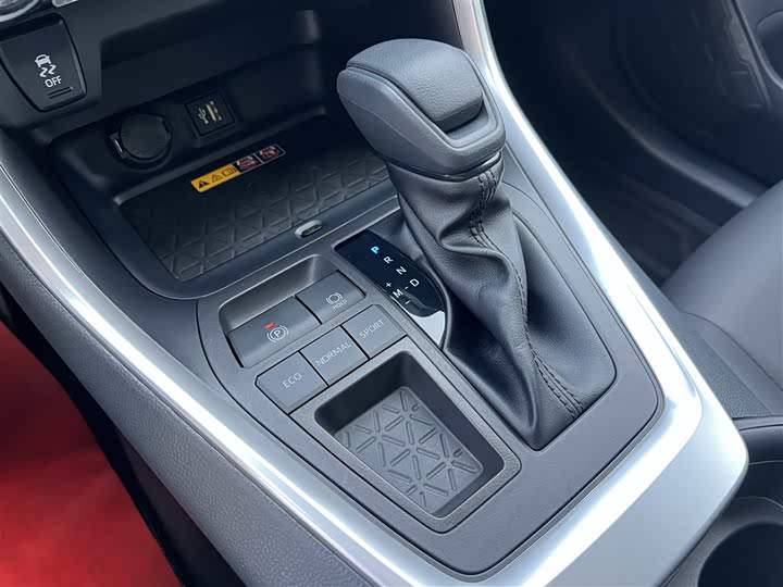 RAV4荣放 2023款 2.0L CVT两驱风尚版