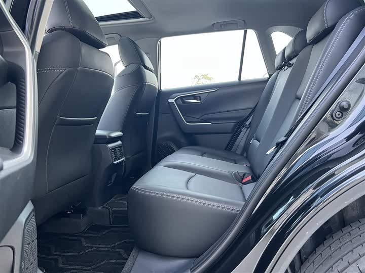 RAV4荣放 2023款 2.0L CVT两驱风尚版